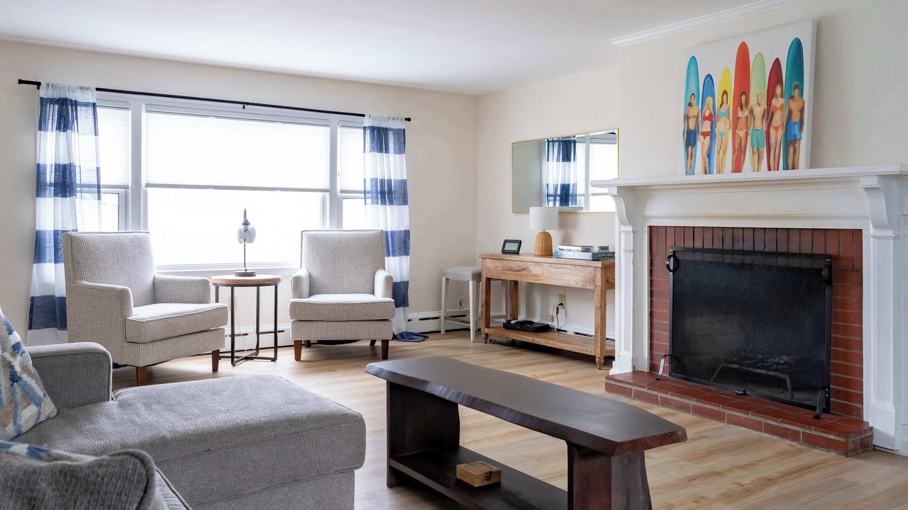 Photo of Livingroom in Easton's Point