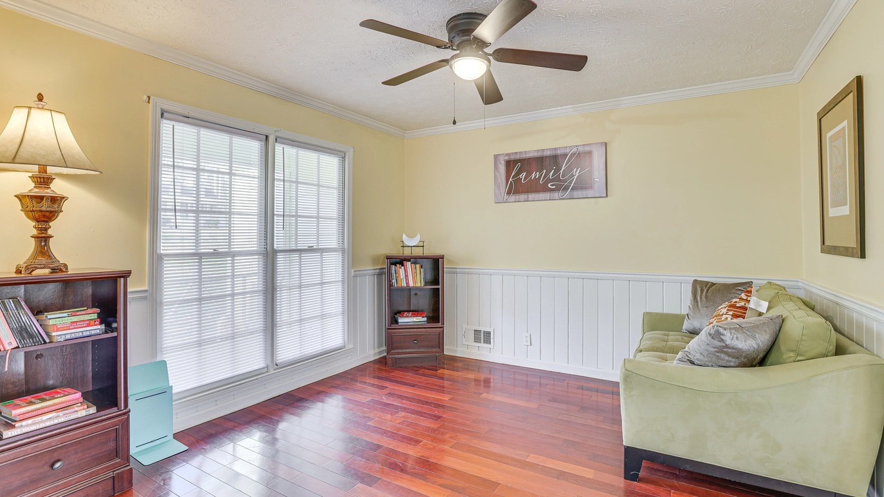 Photo of Livingroom in Dacula