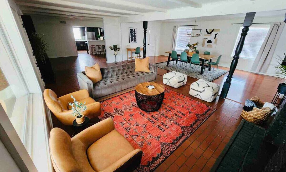 Photo of Livingroom in Duncan