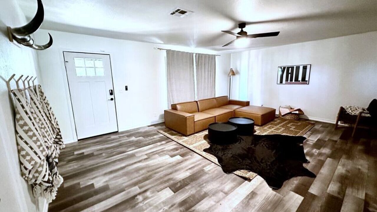 Photo of Livingroom in Duncan