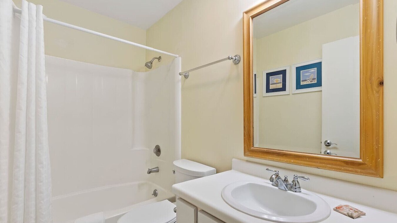 Photo of Bathroom in Harbour Town