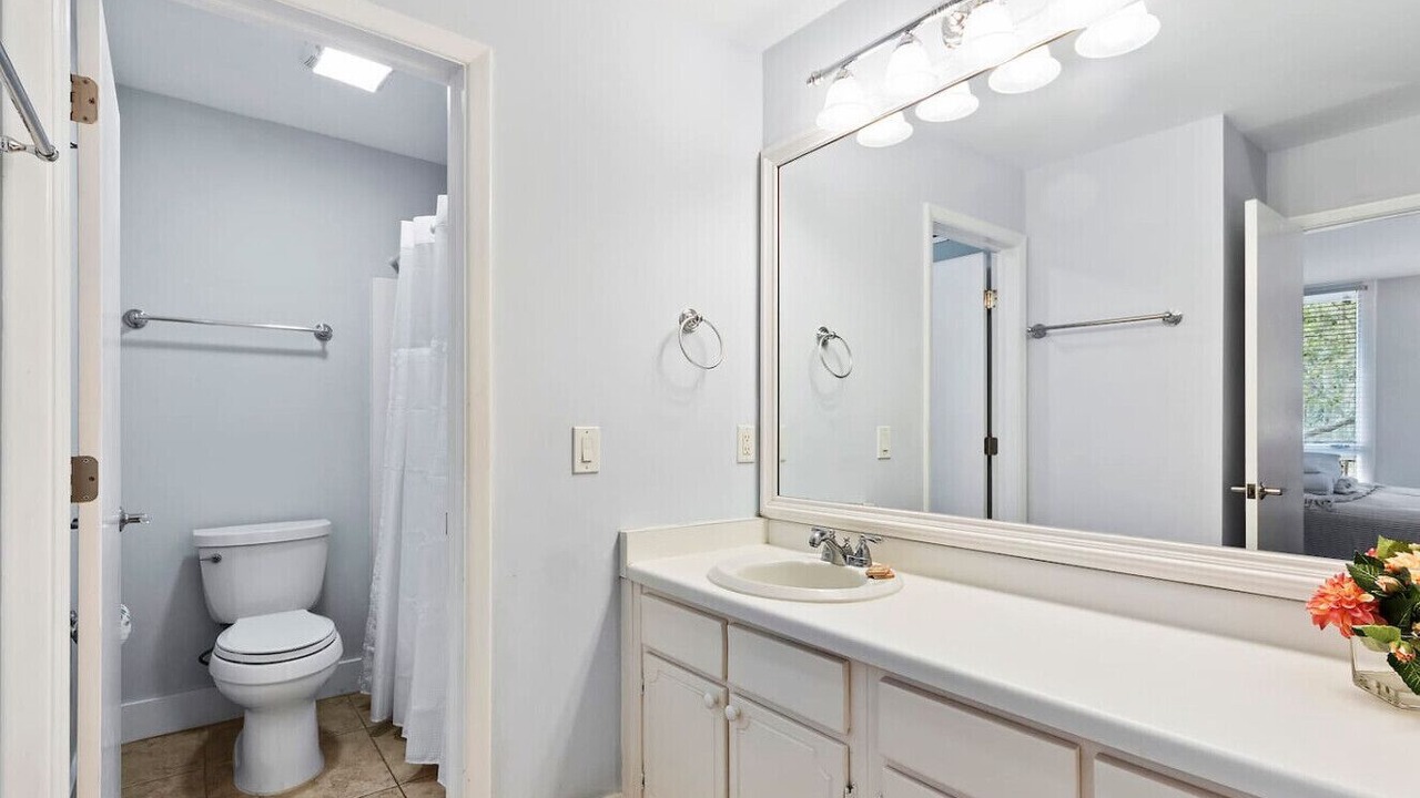 Photo of Bathroom in Harbour Town