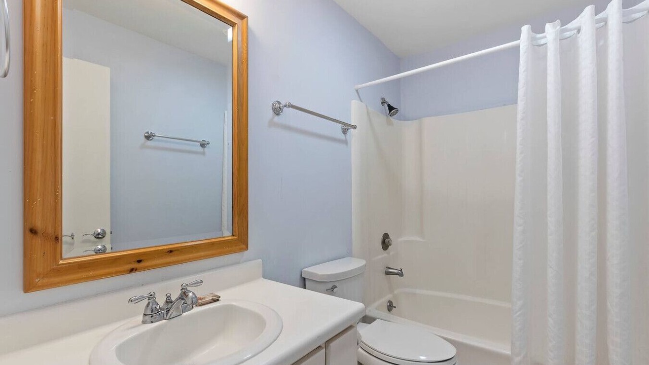 Photo of Bathroom in Harbour Town