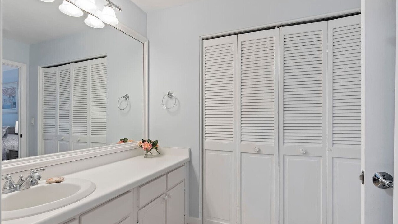 Photo of Bathroom in Harbour Town