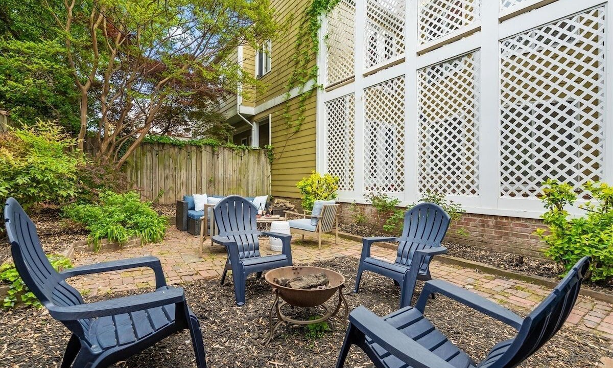 Photo of Patio Balcony in Old Town Alexandria