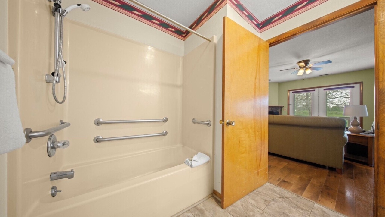 Photo of Bathroom in Lake Tansi