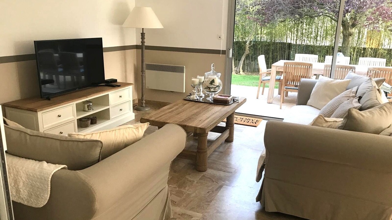 Photo of Livingroom in Saint-Quentin-la-Poterie