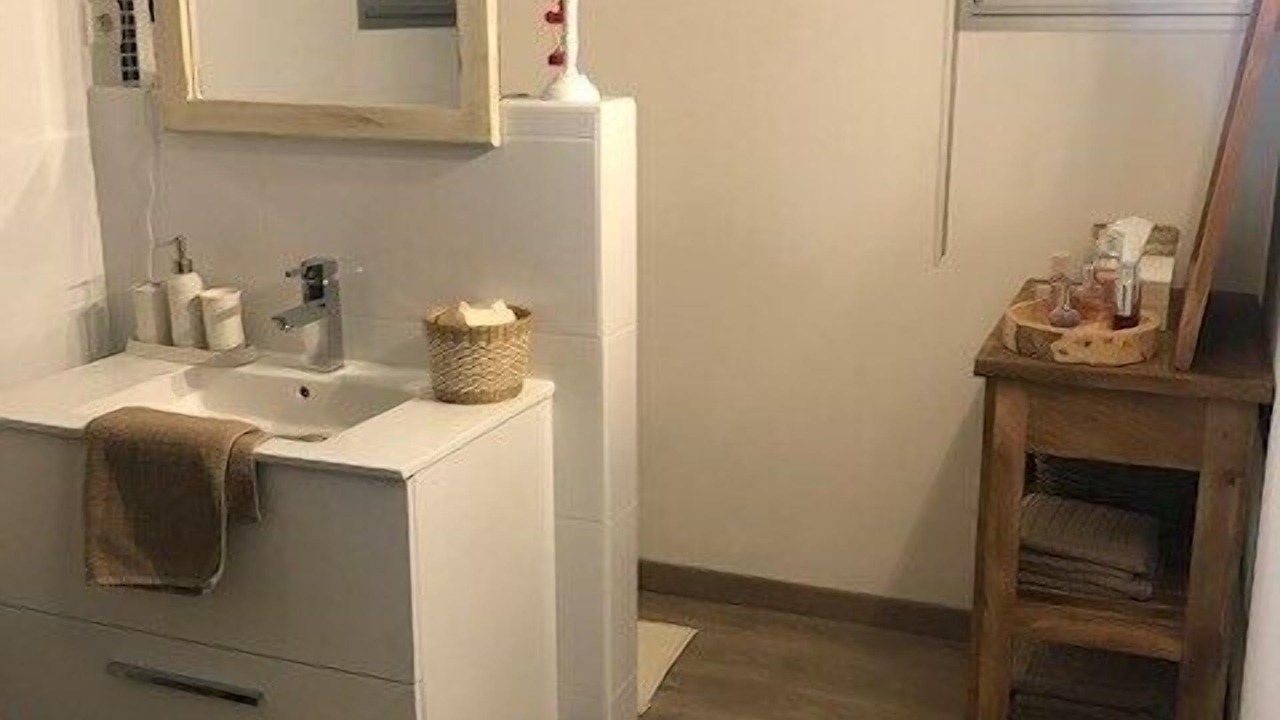 Photo of Bathroom in Saint-Quentin-la-Poterie