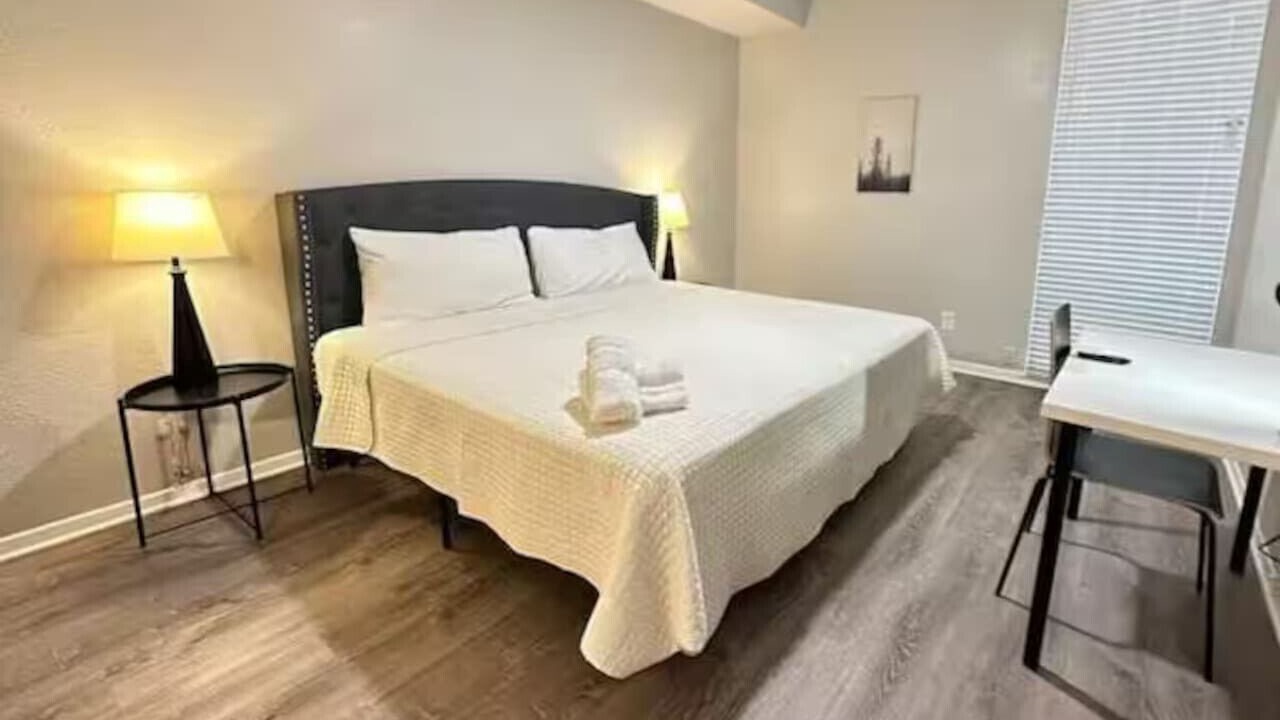 Photo of Bedroom in Nassau Bay
