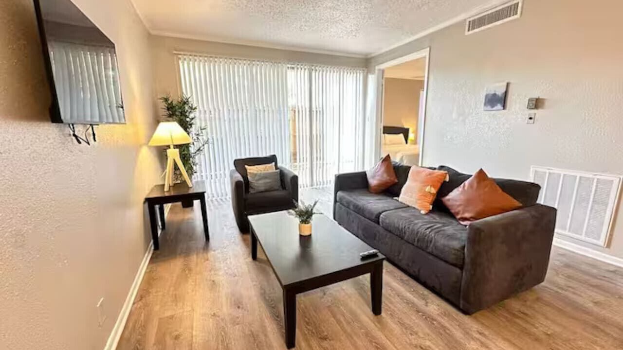 Photo of Livingroom in Nassau Bay