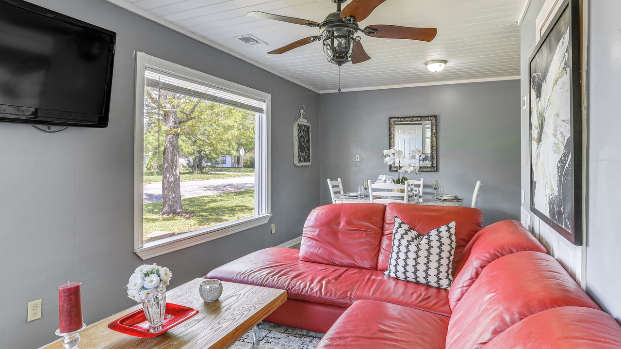 Photo of Livingroom in Lakeview  Jefferson County