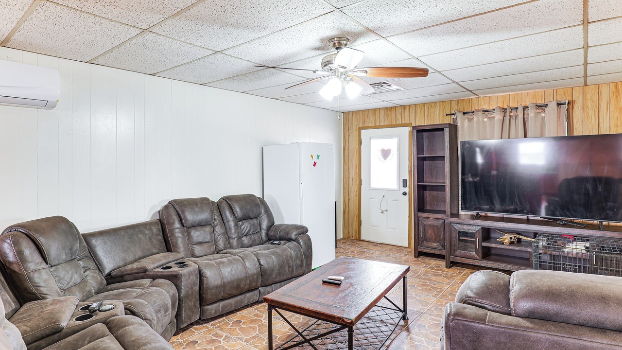 Photo of Livingroom in West Odessa
