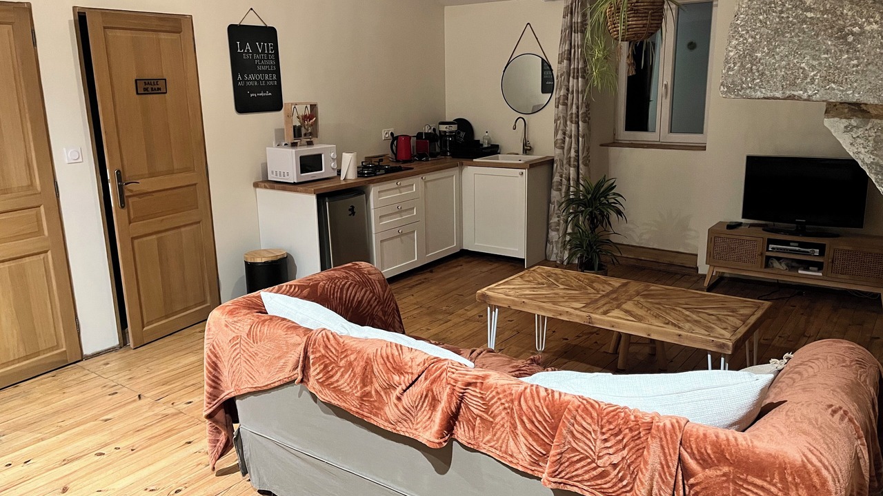 Photo of Livingroom in Montravers