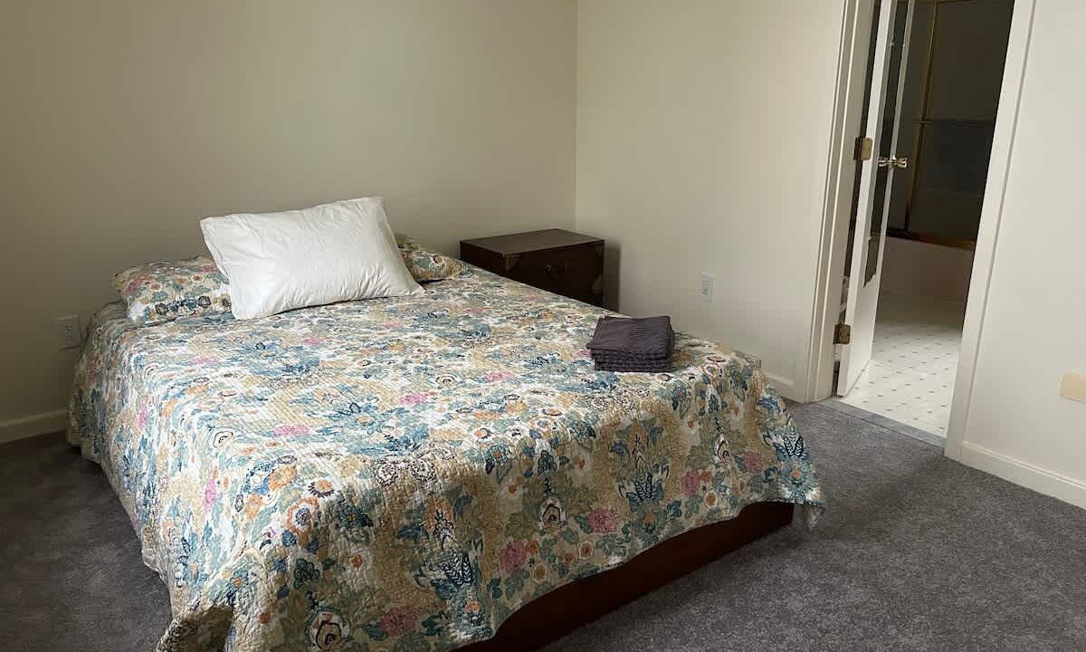 Photo of Bedroom in Lunenburg