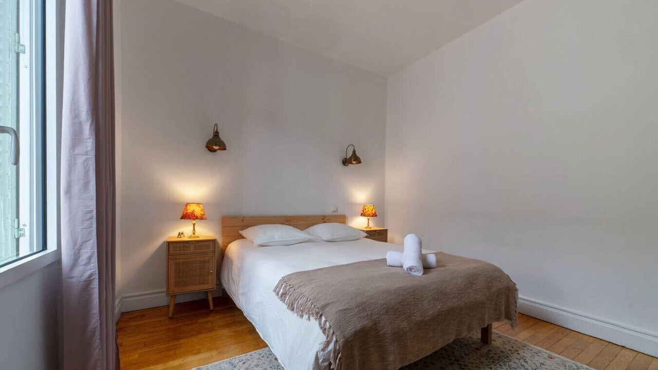 Photo of Bedroom in Republique