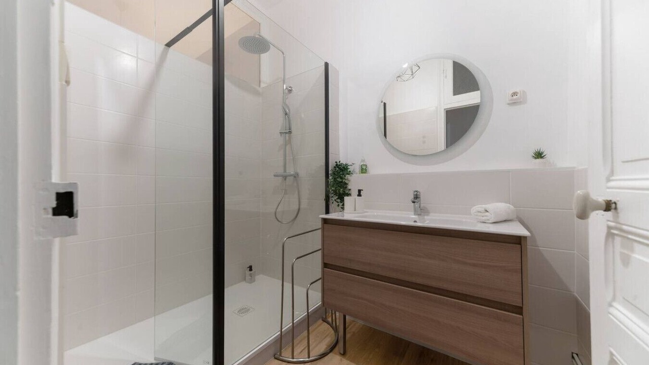 Photo of Bathroom in Republique