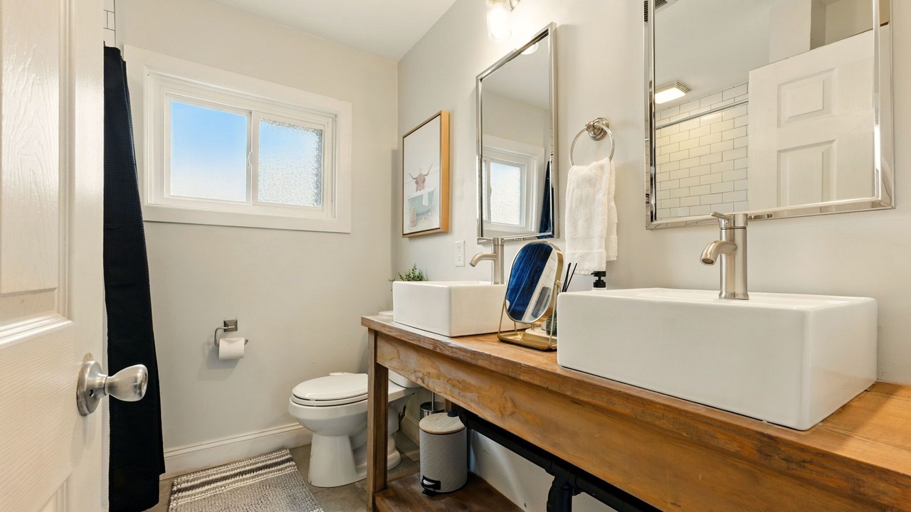 Photo of Bathroom in Weinland Park