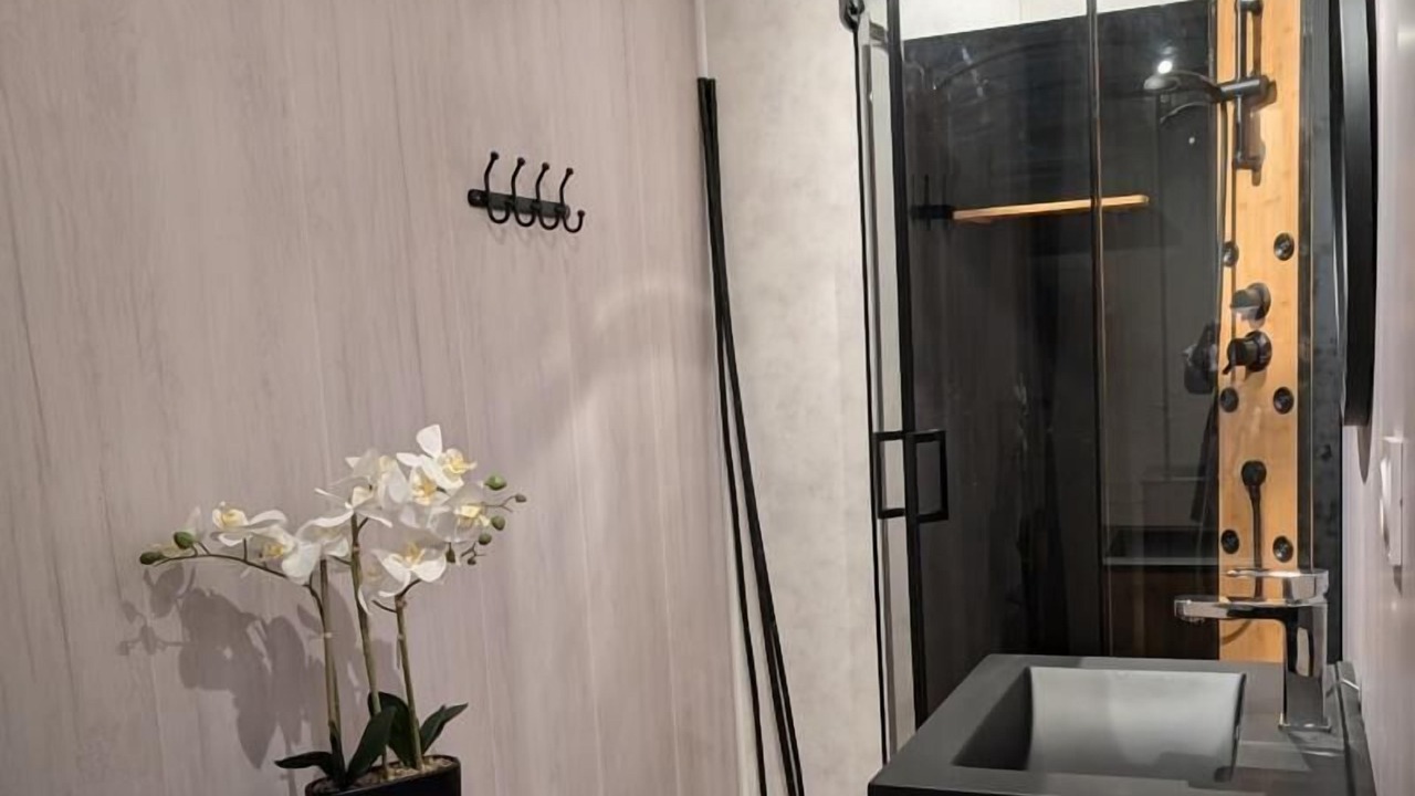 Photo of Bathroom in Beaujeu