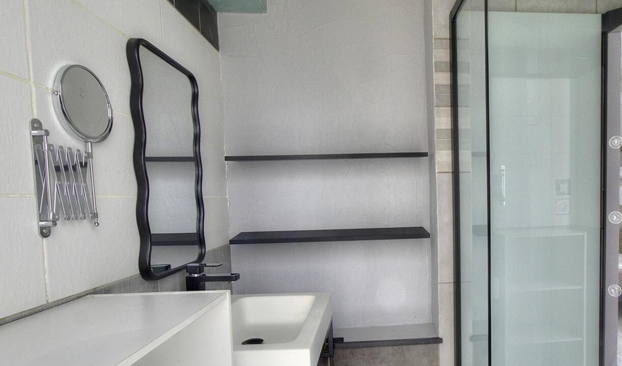 Photo of Bathroom in Beaujeu