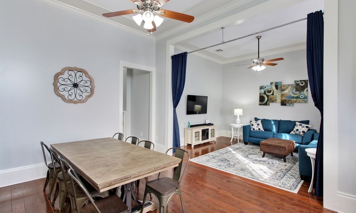 Photo of Livingroom in Uptown Historic District