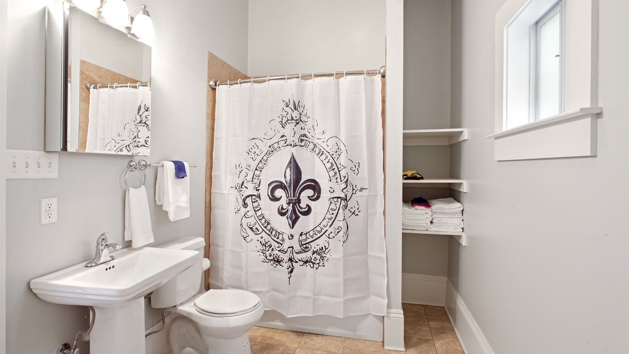 Photo of Bathroom in Uptown Historic District
