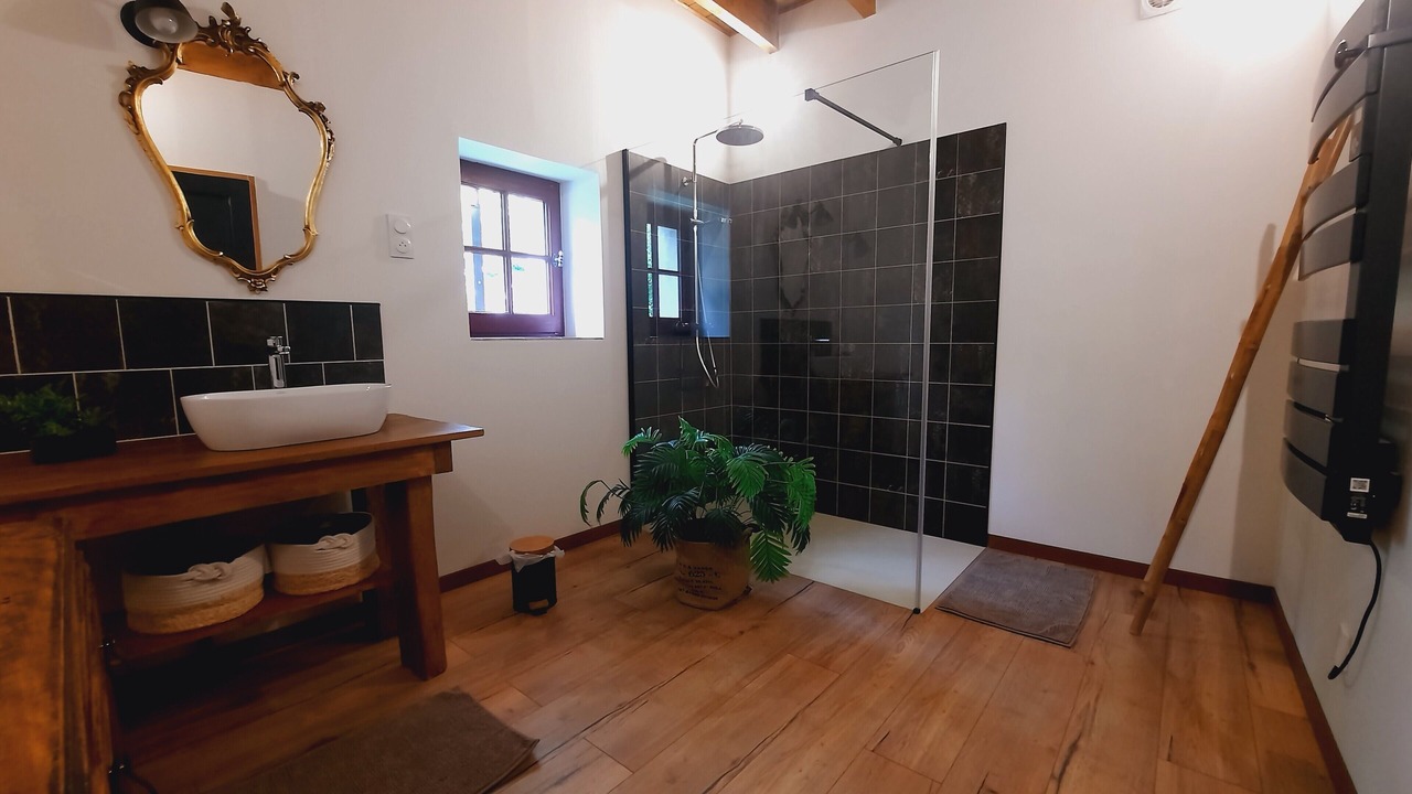 Photo of Bathroom in Montlivault