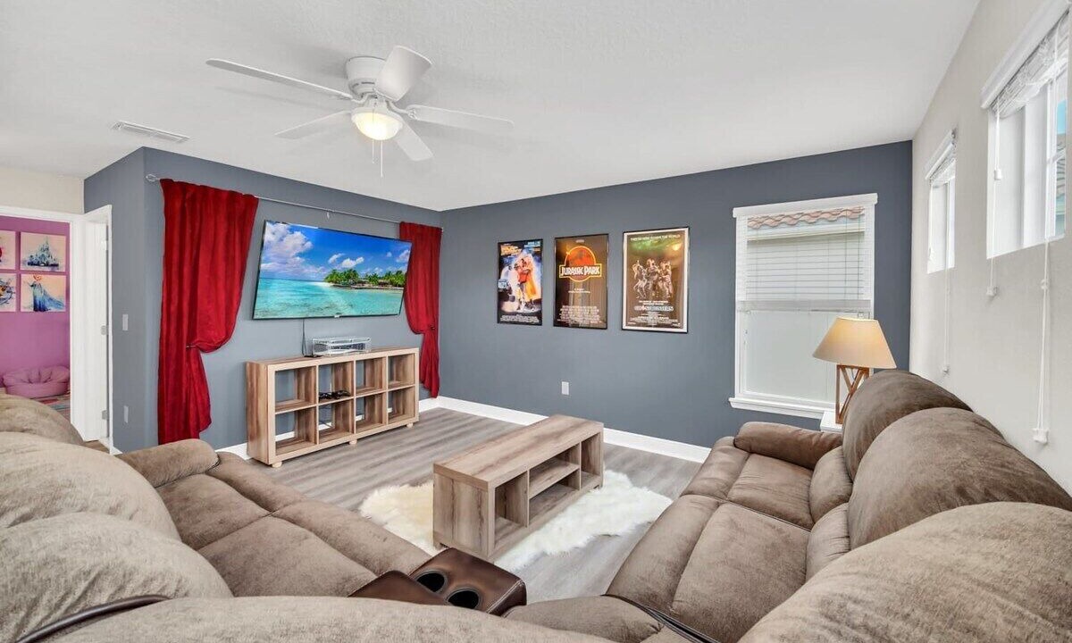 Photo of Livingroom in Sunridge Woods