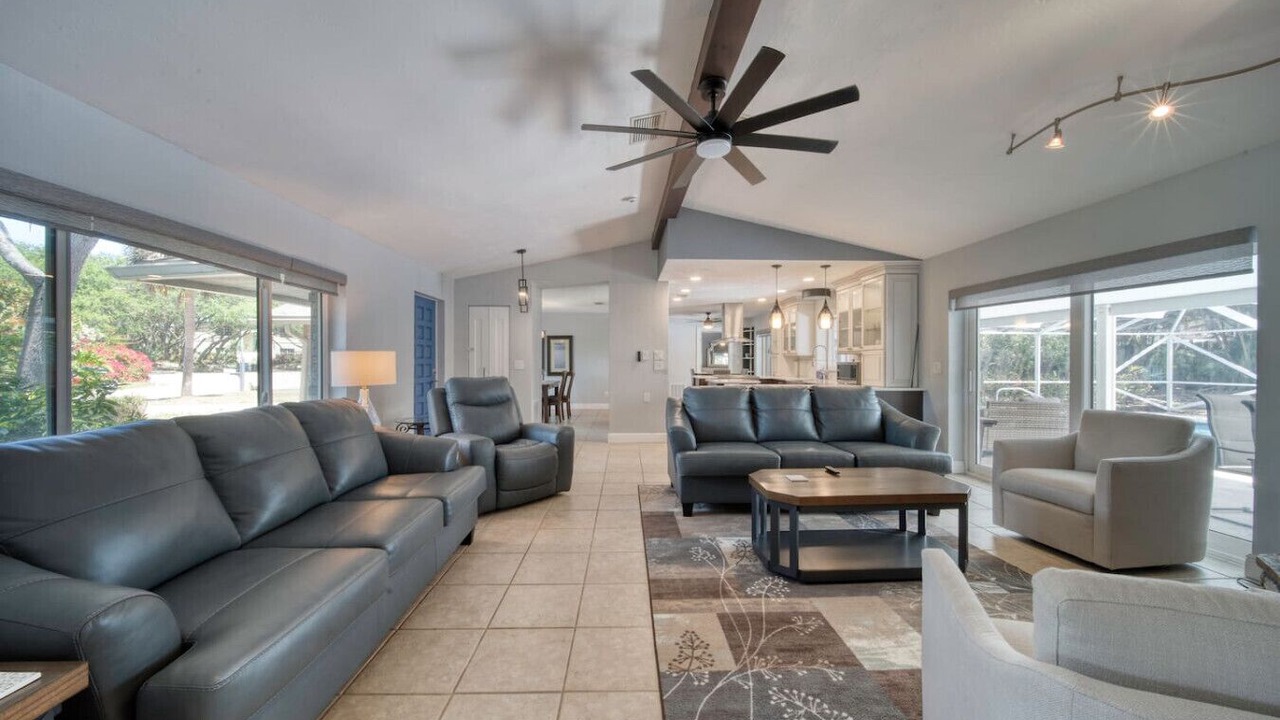 Photo of Livingroom in Bay Harbour