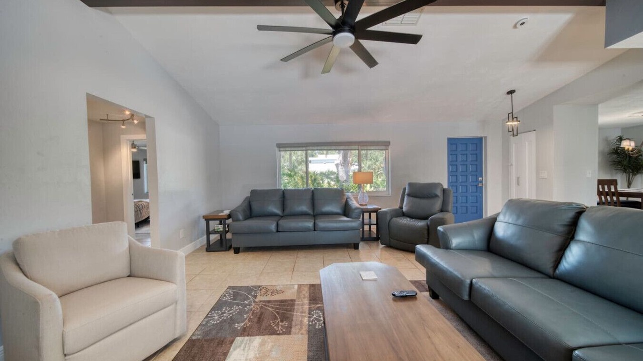 Photo of Livingroom in Bay Harbour