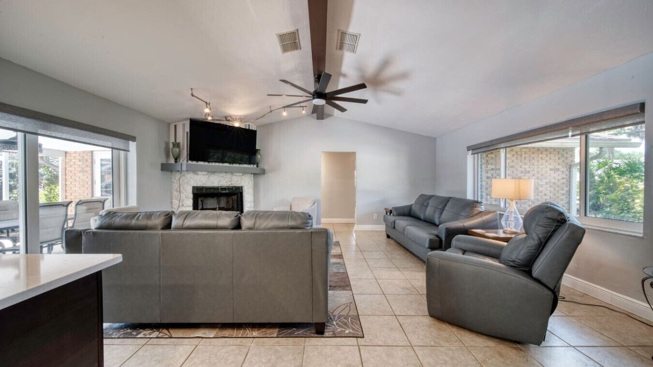 Photo of Livingroom in Bay Harbour