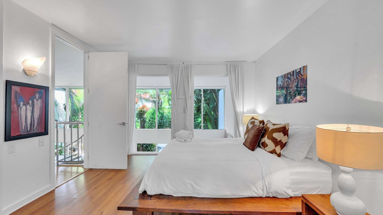 Photo of Bedroom in Northeast Coconut Grove