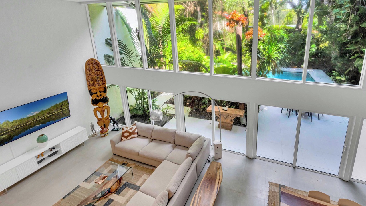 Photo of Livingroom in Northeast Coconut Grove
