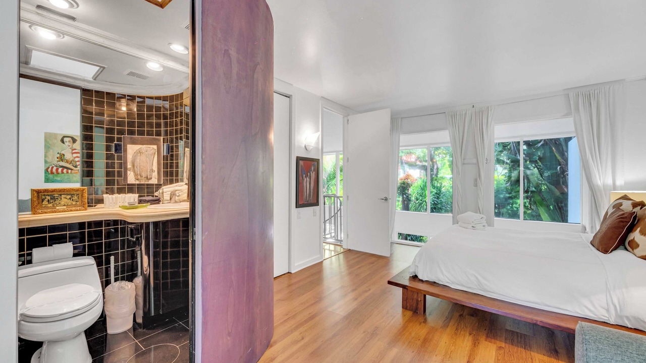 Photo of Bedroom in Northeast Coconut Grove