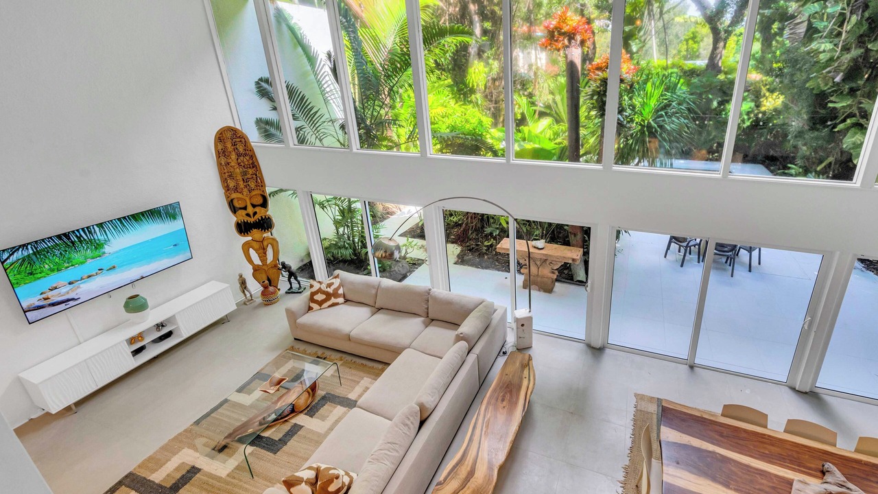 Photo of Livingroom in Northeast Coconut Grove