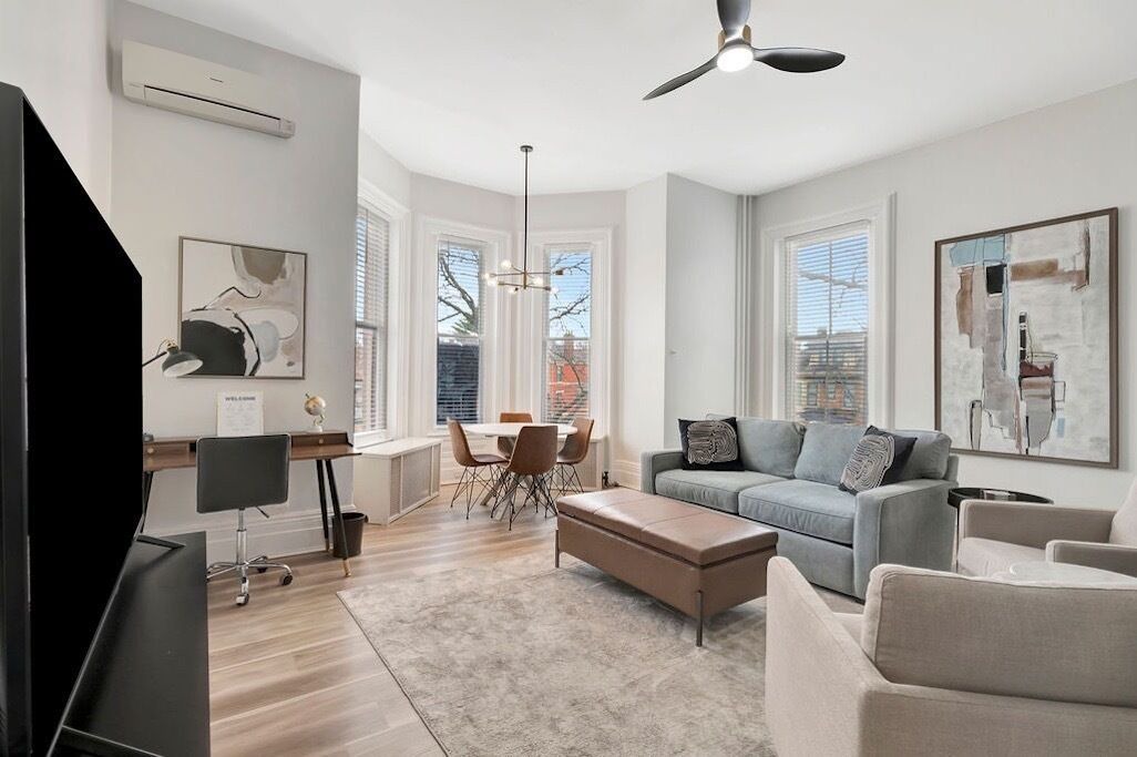 Photo of Livingroom in East Walnut HIlls