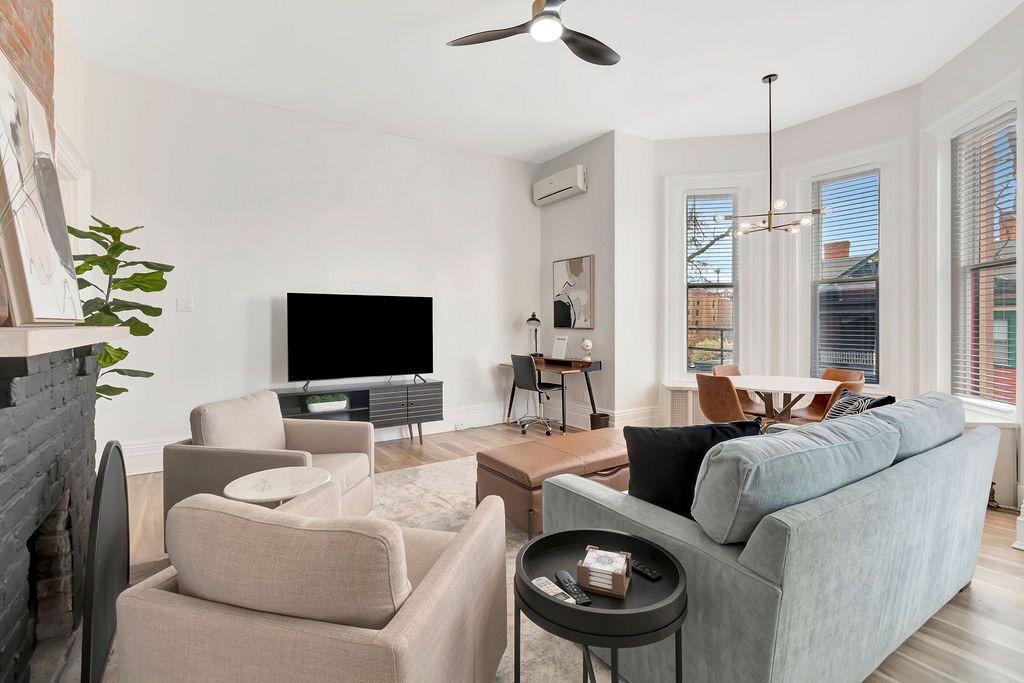 Photo of Livingroom in East Walnut HIlls