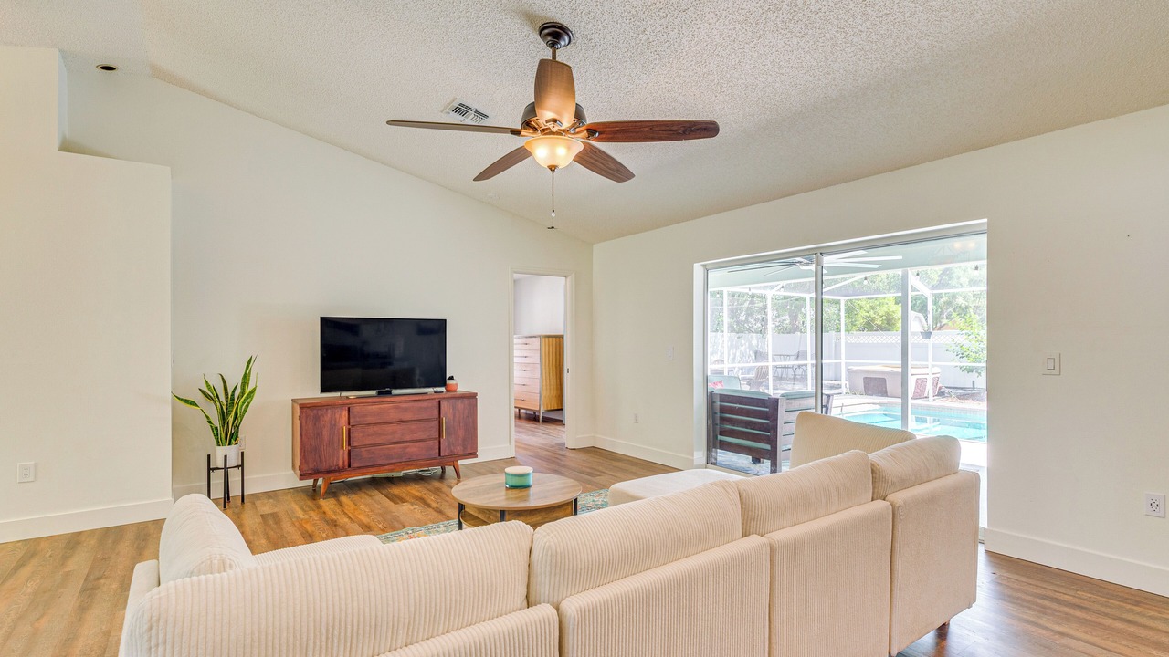Photo of Livingroom in Spring Hill