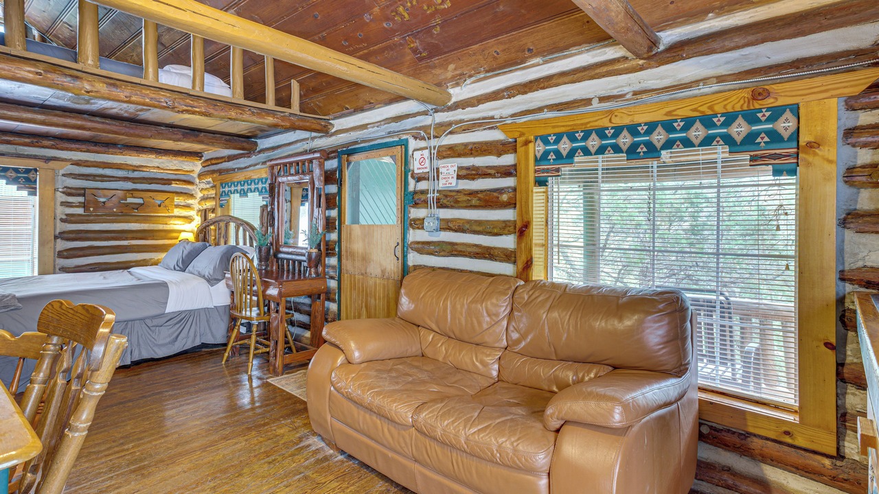 Photo of Livingroom in Davis