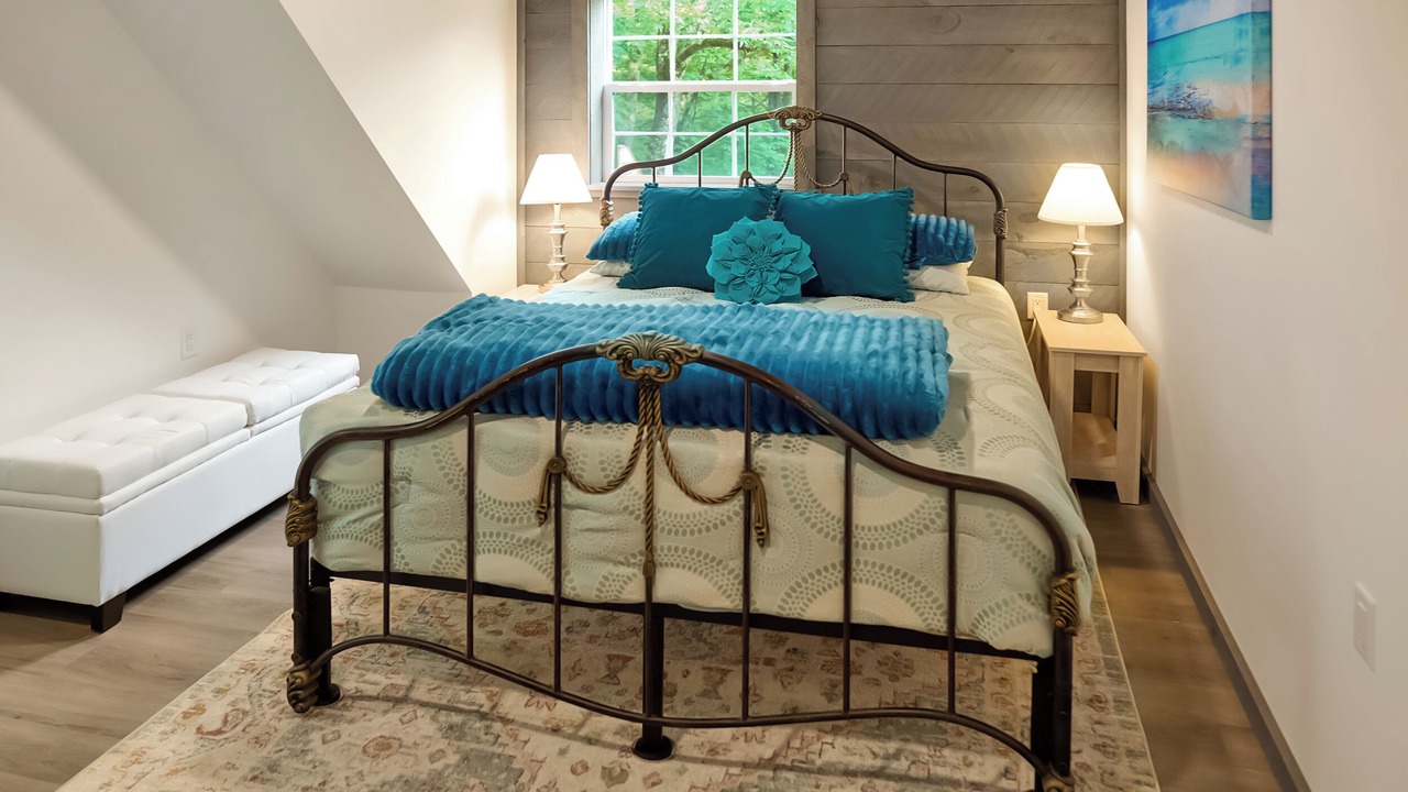 Photo of Bedroom in Roscoe