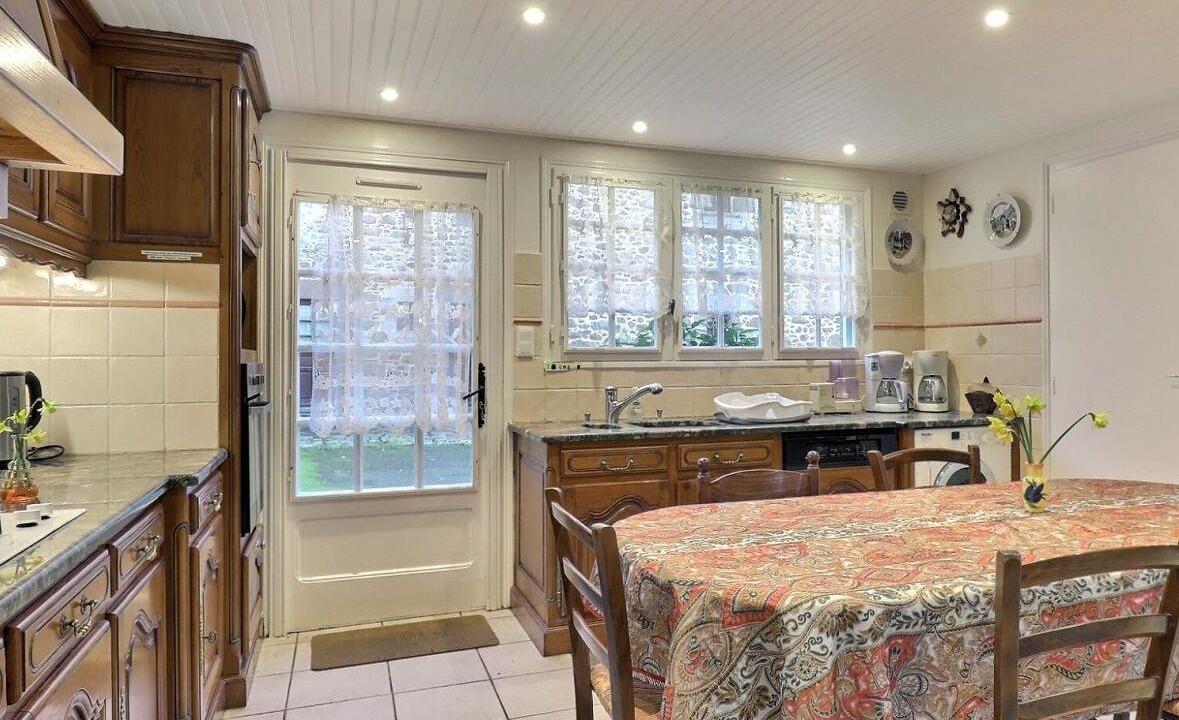 Photo of Kitchen in Saint-Meloir-des-Ondes