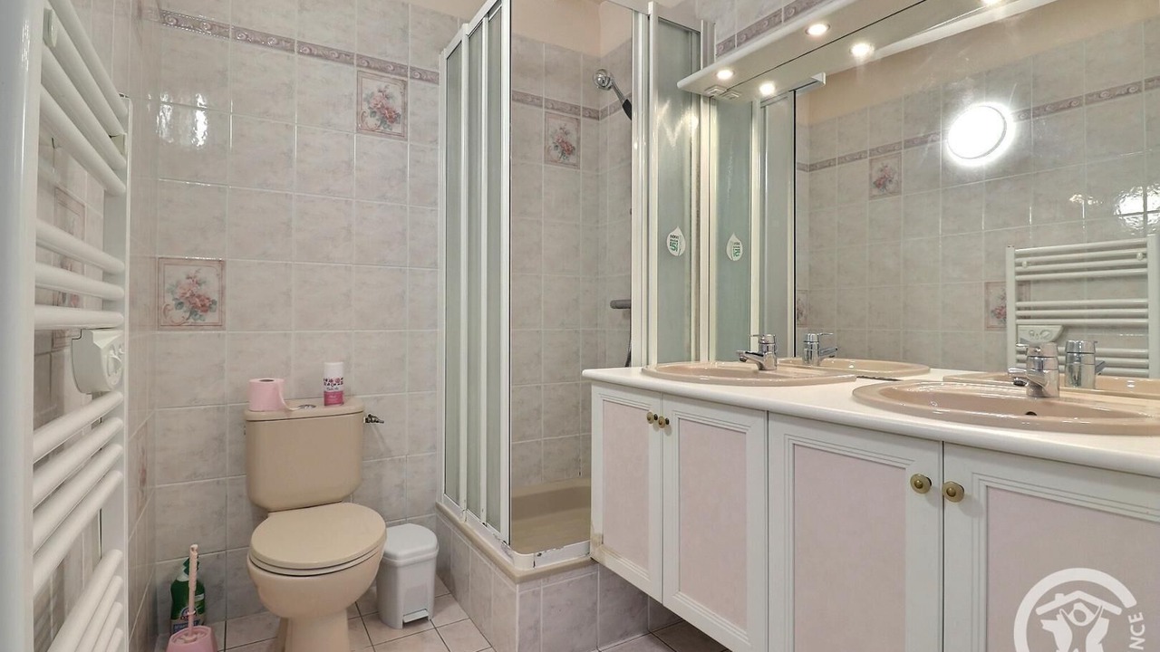 Photo of Bathroom in Saint-Meloir-des-Ondes