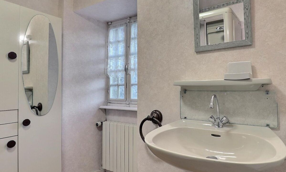 Photo of Bathroom in Saint-Meloir-des-Ondes