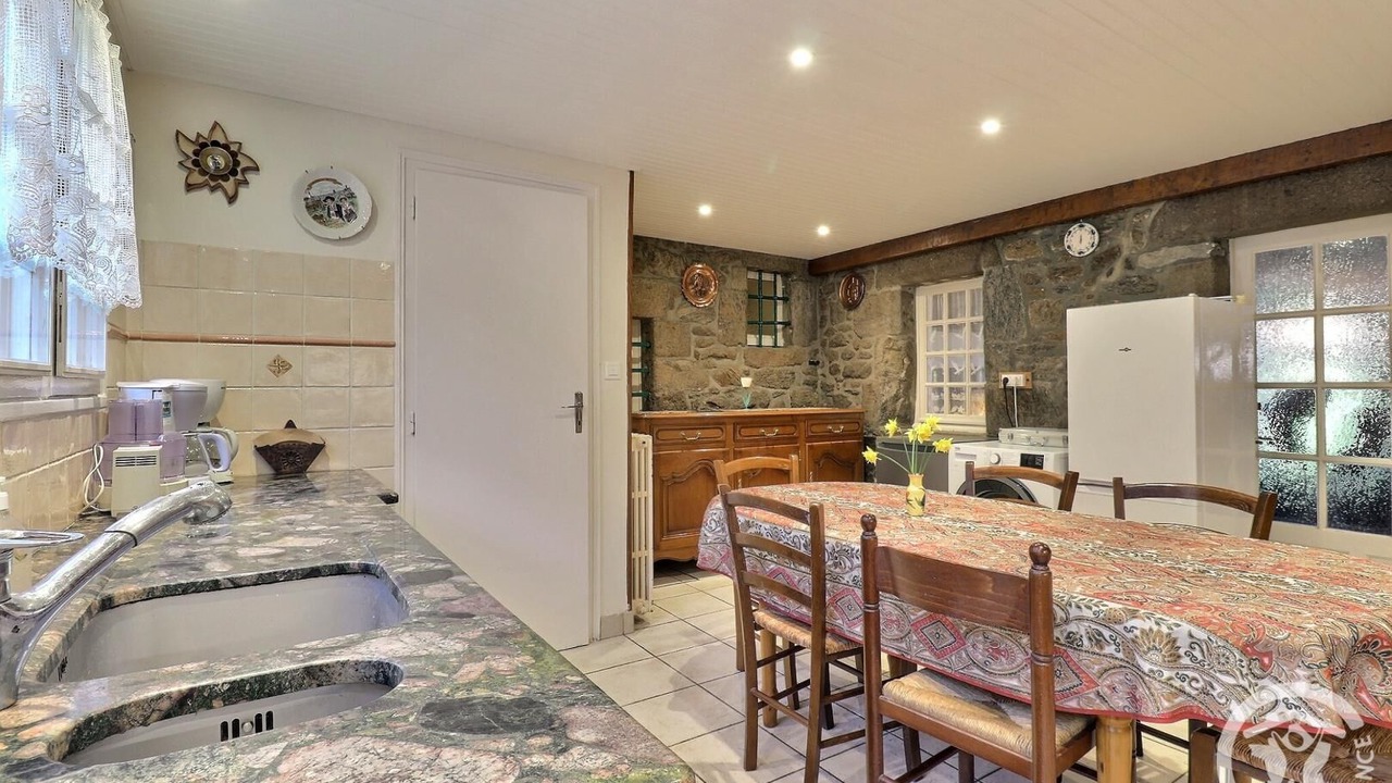 Photo of Kitchen in Saint-Meloir-des-Ondes
