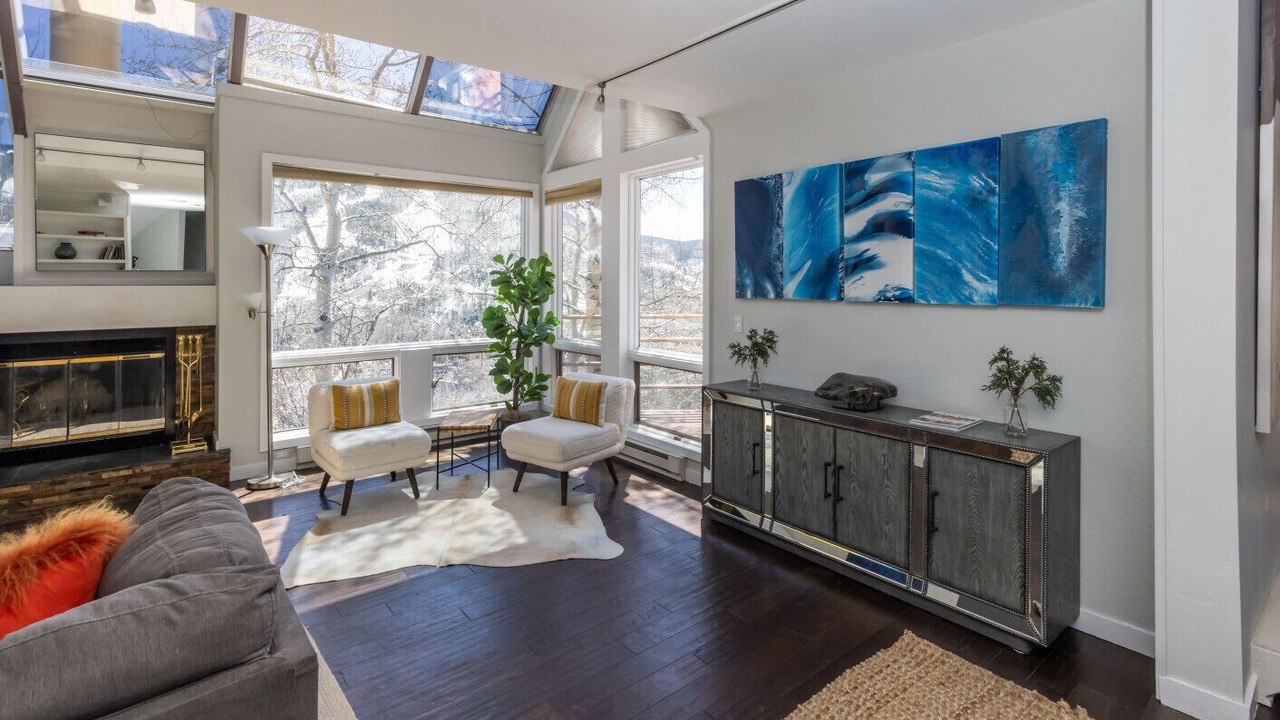 Photo of Livingroom in Vail