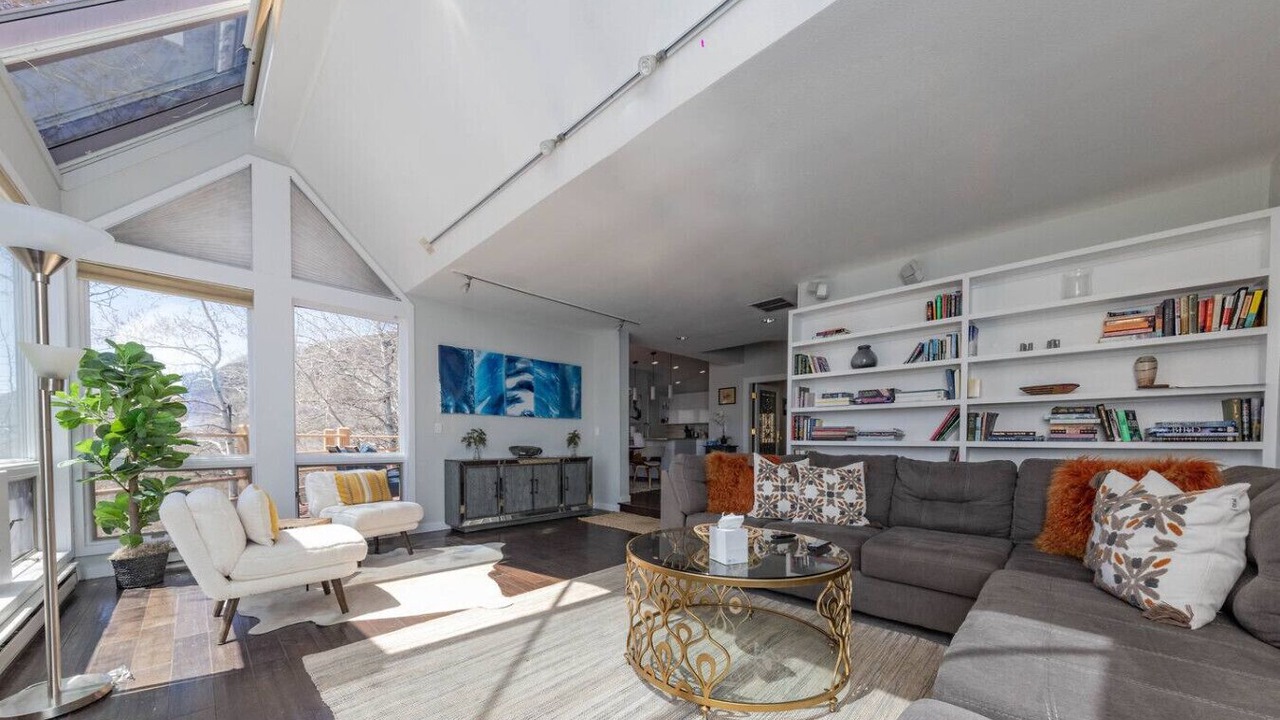 Photo of Livingroom in Vail