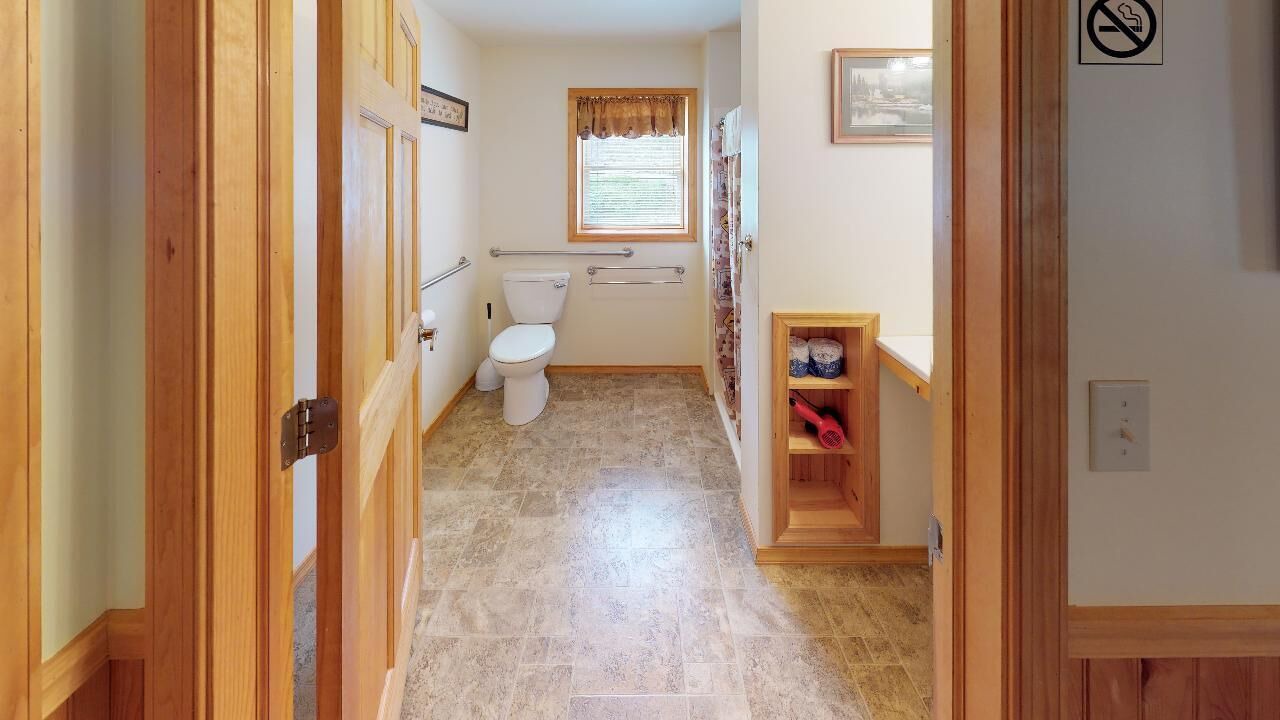 Photo of Bathroom in Gaines
