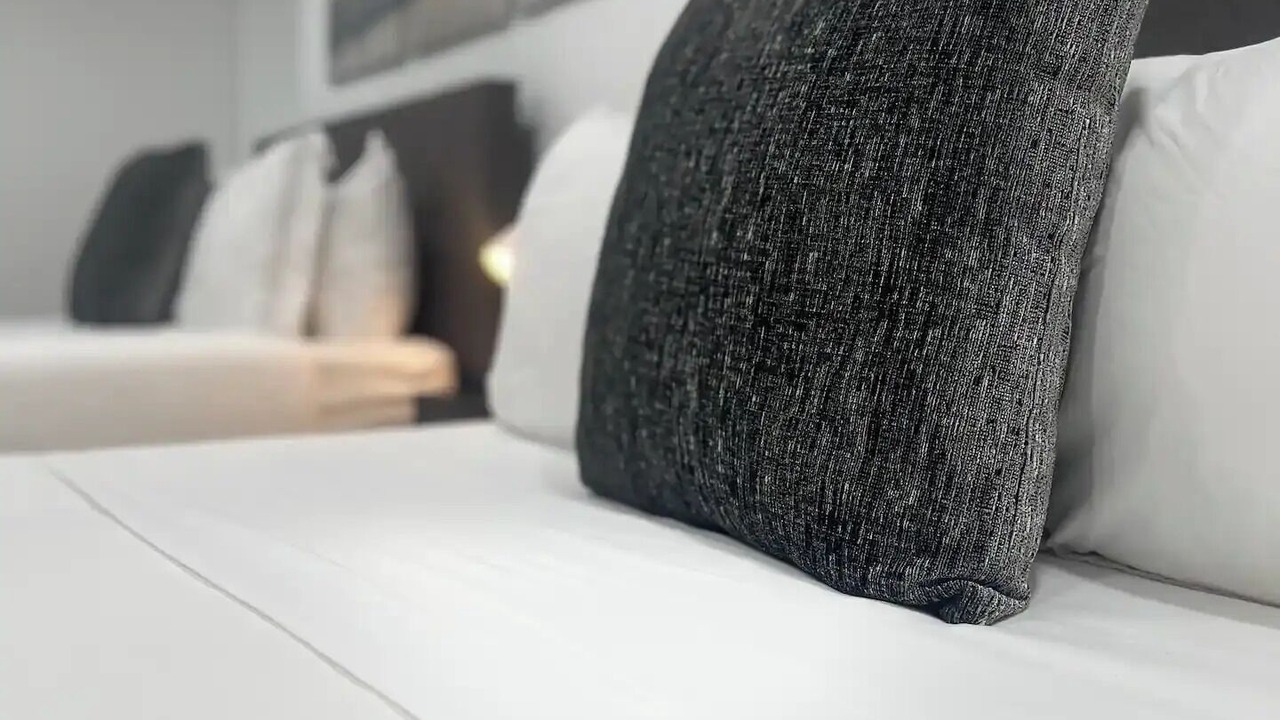 Photo of Bedroom in Andersonville
