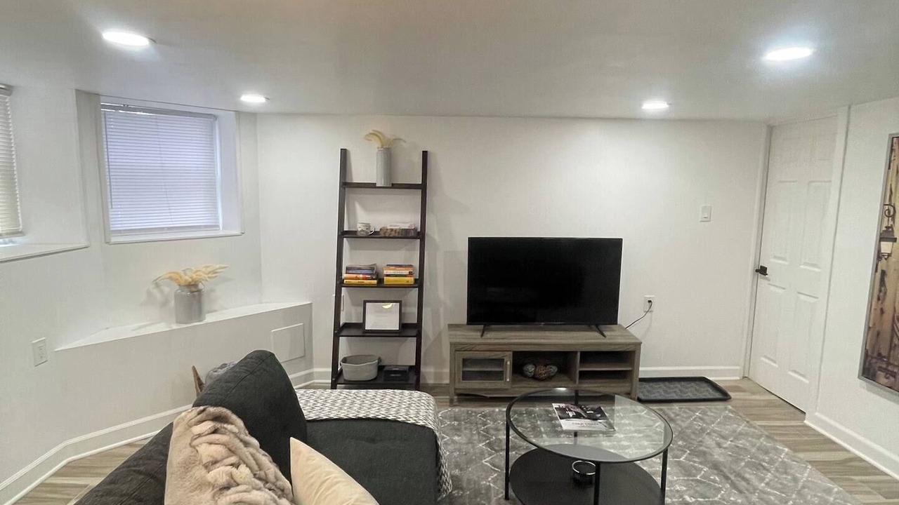 Photo of Livingroom in Andersonville