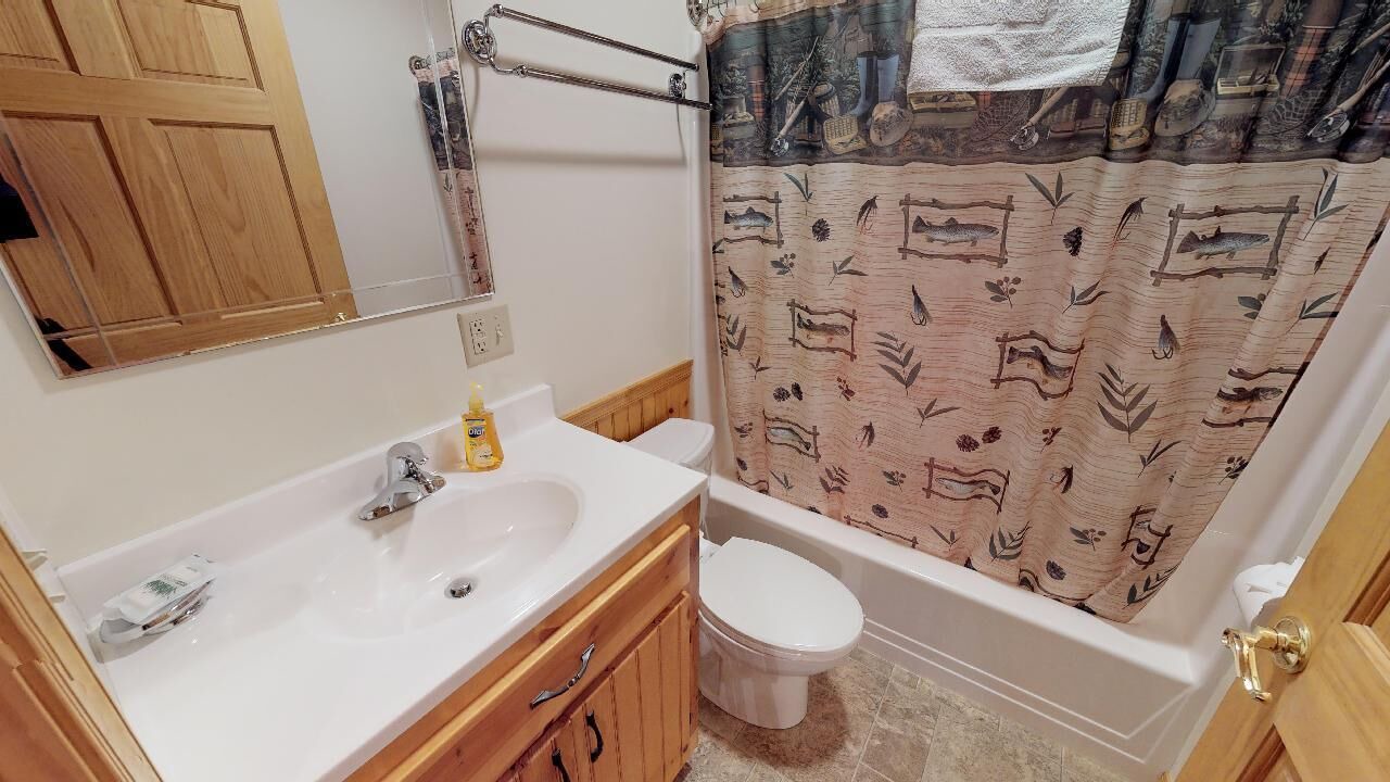 Photo of Bathroom in Gaines