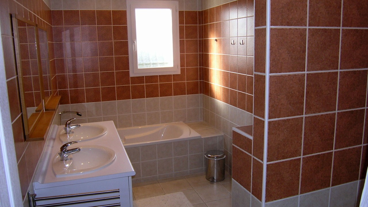 Photo of Bathroom in Caunes-Minervois